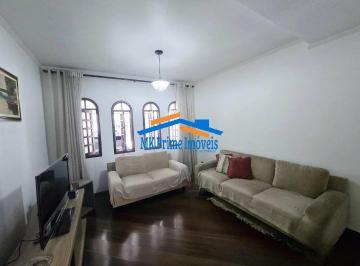 Casa · 173m² · 3 Quartos · 2 Vagas · Sobrado com 3 Quartos sendo 1 Suíte + Edícula + 2 Vagas no Bela Vista