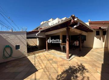 Casa · 349m² · 3 Quartos · 3 Vagas · Casa disponível para venda no bairro Santa Mônica em Uberlândia MG