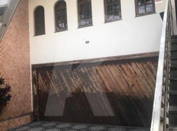 Casa · 204m² · 4 Vagas · Sobrado comercial com 3 quartos, sala, cozinha, banheiro e 4 vagas de garagem