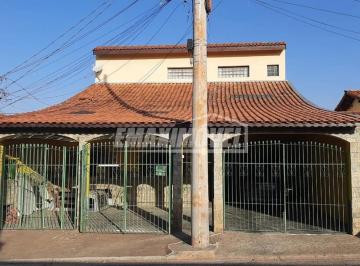 Casa · 220m² · 4 Quartos · 2 Vagas · Casa com 4 Quartos sendo 1 suíte, 2 vagas e Quintal - Vila Louzada