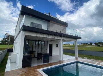 Casa · 250m² · 4 Quartos · 2 Vagas · Casa à venda em Paranapanema