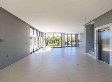 e3db5ed7a7dd93543cc6b4239f21a4025f63f1d6 · Casa com 4 suítes à venda, 360 m² por R$ 5.480.000 - São Braz - Curitiba/PR
