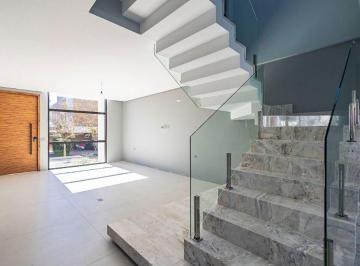5c9f6fec9f6564c6f0ae0465496a733560dd273c · Casa com 4 suítes à venda, 292 m² por R$ 3.580.000 - São Braz - Curitiba/PR