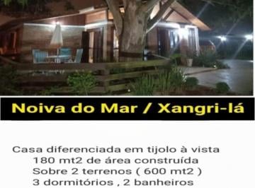 Casa · 180m² · 3 Quartos · 2 Vagas · Casa de esquina em 2 terrenos em Noiva do Mar
