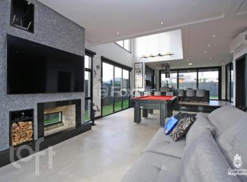 69a6c3ea · Casa em Condomínio, 3 dormitórios, 220 m², em Centro