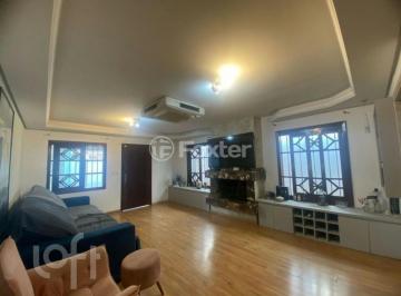 5cd88eec · Casa, 5 dormitórios, 150 m², em Centro