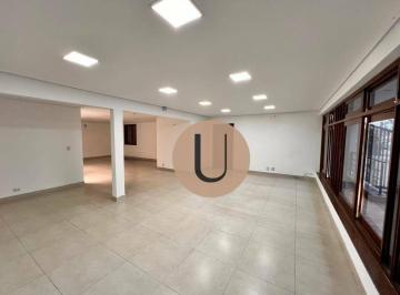 d9735209eb6fed50aad0246cd66273f73f16be3b · Sobrado à Venda com 300m², 03 dorm e 06 vagas