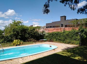 420801_iY3A00L_4208016495b08b487a8.jpg · Casa com 3 dormitórios, suíte com hidromassagem e piscina - Bairro Pinheiro, São Leopoldo/RS