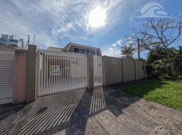 Casa · 329m² · 6 Quartos · 4 Vagas · Ampla casa de alto padrão em região nobre de Caiobá