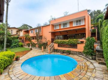 Casa · 380m² · 5 Quartos · 2 Vagas · Casa tipo para venda com 5 quartos, sendo 2 suítes, 380m²