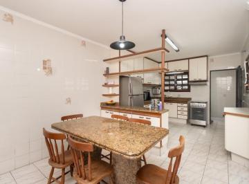 Casa · 210m² · 3 Quartos · 4 Vagas · Sobrado para venda com 3 quartos, sendo 1 suíte, 210m²