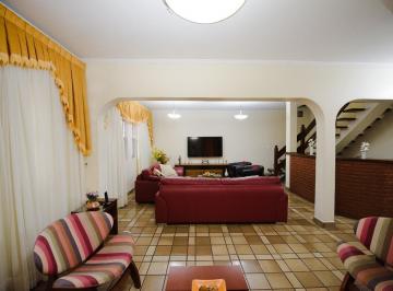Casa · 310m² · 5 Quartos · 4 Vagas · Casa de vila para venda com 5 quartos, sendo 2 suítes, 310m²