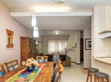 Casa · 231m² · 3 Quartos · 3 Vagas · Casa com 3 dormitórios, no bairro Ipanema, zona sul de Porto Alegre, RS.