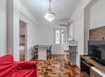 Apartamento · 64m² · 2 Quartos · Apartamento 2 dormitórios no Centro Histórico
