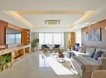 Casa · 341m² · 4 Quartos · 4 Vagas · Casa de Alto Padrão no Nonoai – Vista para o Guaíba, Piscina e Elevador