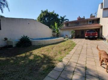 Casa · 149m² · 4 Quartos · 5 Vagas · Casa em Porto Alegre, no bairro Espírito Santo, com 4 dormitório(s), e 4 banheiros, à venda.