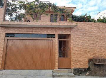 Casa · 194m² · 3 Quartos · Casa em Cascata