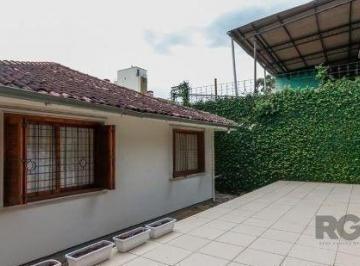 Casa · 230m² · 4 Quartos · 3 Vagas · Casa sobrado no Jardim do Salso de 4 dormitórios e 3 vagas