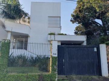 Casa · 218m² · 3 Quartos · 5 Vagas · Casa em Porto Alegre, no bairro Espírito Santo, com 3 dormitório(s), e 3 banheiros, à venda.