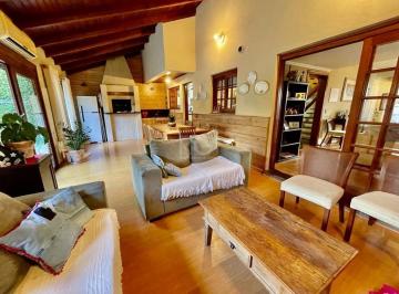 Casa · 194m² · 3 Quartos · 1 Vaga · Casa 3 dormitórios, sendo 1 suites, 1 vaga - Teresópolis, Porto Alegre