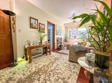 Apartamento · 117m² · 2 Quartos · 1 Vaga · Apartamento Garden para comprar no Bairro Petrópolis! Um verdadeiro refúgio!
