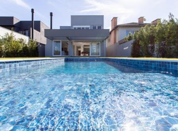 Casa · 296m² · 4 Quartos · 2 Vagas · Casa em Condomínio em Terraville