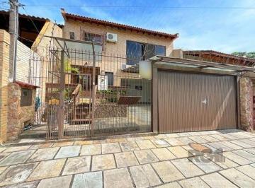 Casa · 240m² · 4 Quartos · 4 Vagas · Casa em Porto Alegre, no bairro Ipanema, com 4 dormitório(s), e 4 banheiros, à venda.