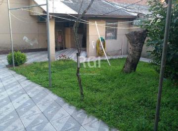 Casa · 129m² · 3 Quartos · 7 Vagas · Casa de 3 dormitórios, vagas e pátio - Passo da Areia
