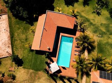 Rural de 6 quartos, Bela Vista de Goiás · Chácara de luxo porteira fechada com rio piscina pomar