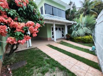 Casa de 4 quartos, Macaé · Casa com 4 dormitórios sendo 3 suítes, com closet, área gourmet e 2 vgs