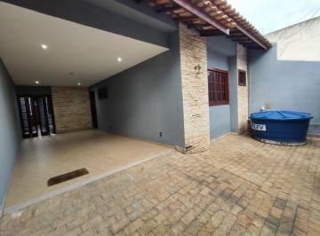 Casa de 3 quartos, Macaé · Imóvel para venda possui 185m² com 3 quartos em Centro - Macaé - RJ