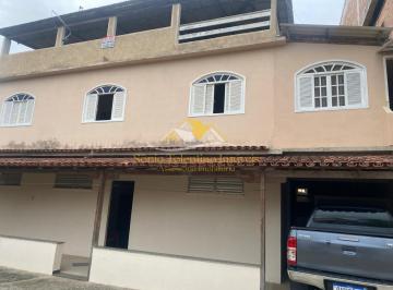 Casa · 360m² · 2 Quartos · Duas ótimas casas com mais três kitnets juntas! Na praia de Itaóca - Itapemirim/ES