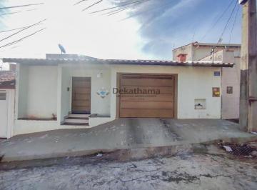 Foto 01 · Casa para comprar e alugar em Alfenas. Casa à venda e aluguel em Alfenas.