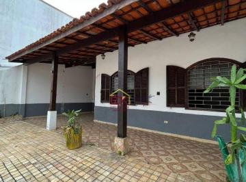 b7d0c88350da588301a0550cb9cd6142351b2be3 · Casa com 6 dormitórios, 222 m² - venda por R$ 800.000,00 ou aluguel por R$ 5.798,34/mês - Centro - C