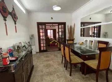 fa5dcdf679eb66846b917baf9612e7baa1604ed5 · Sobrado com 3 dormitórios à venda, 260 m² por R$ 820.000,00 - Jardim Califórnia - Taubaté/SP