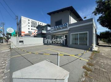 Casa · 180m² · 4 Vagas · Excelente Casa Comercial de Esquina com 4 vagas de Estacionamento no bairro da Vila Mathias em Santo