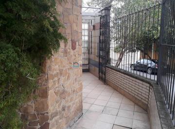 Casa · 200m² · 3 Quartos · 2 Vagas · Casa Mirandópolis, 3 dormitórios, sendo 1 suíte e 2 vagas