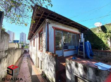 Terreno · 437m² · 2 Quartos · 5 Vagas · Duas casas térreas no terreno de 437 m² com garagem descoberta para 5 carros, num terreno de 8 metro