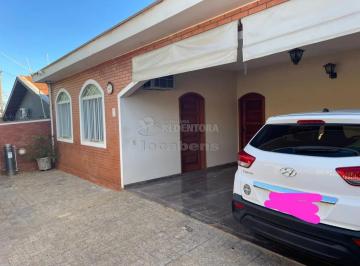 Casa · 372m² · 4 Quartos · 2 Vagas · Casa no Vila Maceno com 03 dormitórios, 02 vagas de garagem.