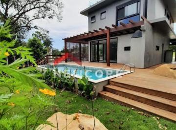 Casa · 258m² · 3 Quartos · 2 Vagas · Casa em  Rua Figueira - Praia das Taquaras - Balneário Camboriú/SC