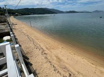 8407d7cbe4576d46acd6bdd6c4b7cf56dff68083 · Casa Pé na Areia com 3 dormitórios à venda, 165 m² por R$ 5.000.000 - Sambaqui - Florianópolis/SC