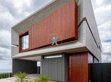 Casa · 295m² · 4 Quartos · 3 Vagas · Terras Alpha