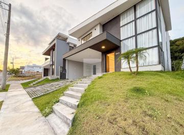 Casa · 305m² · 4 Quartos · 2 Vagas · Linda casa semi mobiliada no condomínio Privilege em Blumenau a 5 minutos do centro!