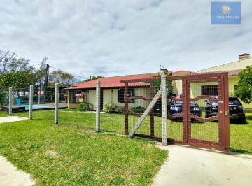 Casa · 525m² · 5 Quartos · 3 Vagas · Casa mobiliada próxima ao mar no bairro zona norte.
