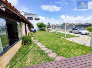 Casa · 525m² · 5 Quartos · 3 Vagas · Casa mobiliada próxima ao mar no bairro zona norte.