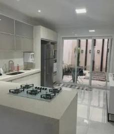 Casa de 2 quartos, Macaé · Casa Vale das Palmeiras 3qts, send 1suíte, 2br, 2vg, amrs plnjd, cooktop, churr