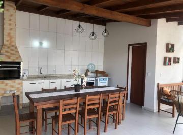 Foto 01 · Vende-se casa no Centro de Palhoça, mobiliada, 03 dormitórios (01 suíte), espaço gourmet, 01 vagas d