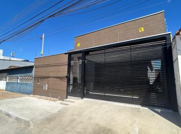 Casa de 3 quartos, Brasília · QNM 7 - ÓTIMA CASA COM PISCINA