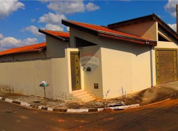 Casa · 101m² · 3 Quartos · 4 Vagas · Casa nos Prados com Câmera 24 horas no Bairro
