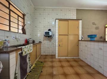 Comercial · 222m² · 3 Quartos · 2 Vagas · Casa comercial de 323m² com 03 salas comerciais à venda - Antônio Marincek